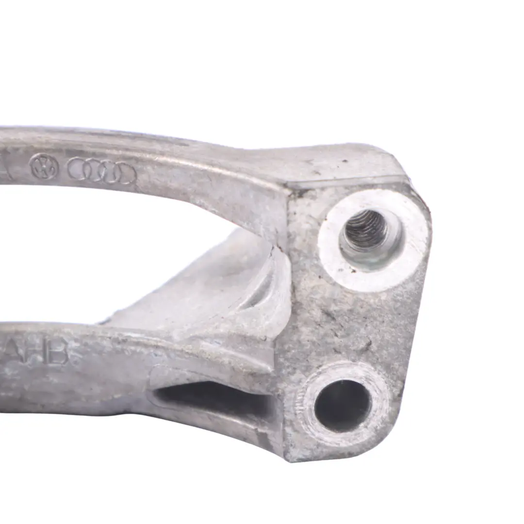 Wspornik Sprężarki Klimy do Volkswagen Touareg Transporter 2.5 TDI o numerze 070260885A Volkswagen Touareg Transporter 2.5 TDI Wspornik Sprężarki Klimy - SKU 070260885A - Numer Części 070260885A