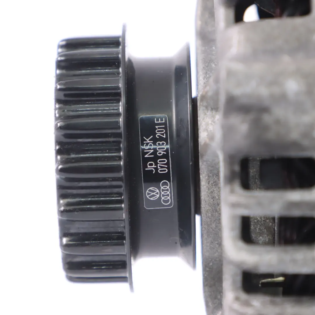 Alternatore 14V 180A per Volkswagen Touareg Transporter 2.5 TDI con numero di parte 070903024B Volkswagen Touareg Transporter 2.5 TDI Alternatore 14V 180A - SKU 070903024B - Numero di parte 070903024B