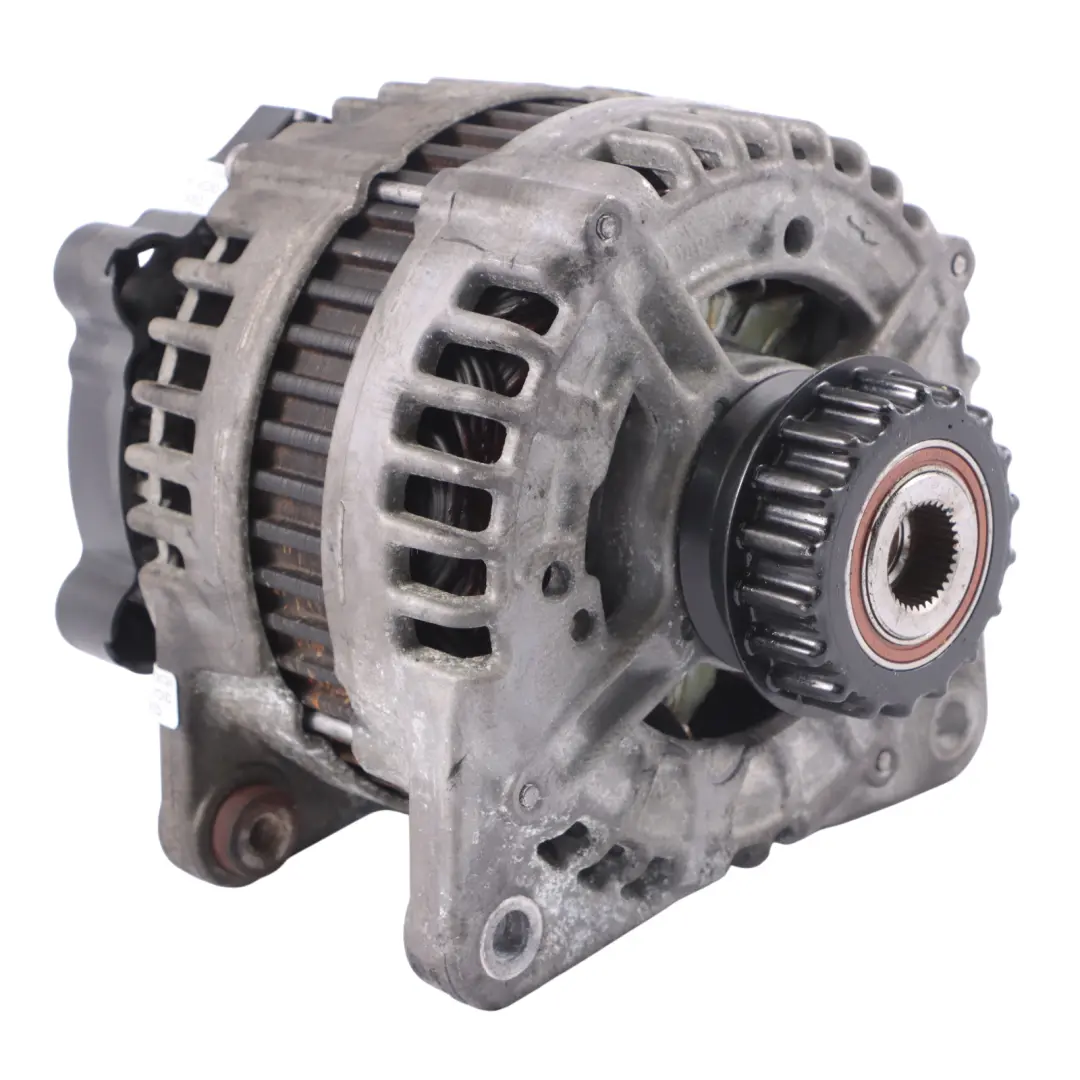 Alternator 14V 180A do Volkswagen Touareg Transporter 2.5 TDI o numerze 070903024B Volkswagen Touareg Transporter 2.5 TDI Alternator 14V 180A - SKU 070903024B - Numer Części 070903024B