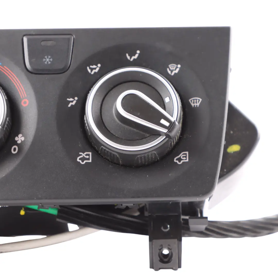 Citroen Relay Air Conditioning Control Panel A/C Heater Blower Switch to with Part number 168340200 Citroen Relay Air Conditioning Control Panel A/C Heater Blower Switch - SKU 168340200 - Part number 168340200