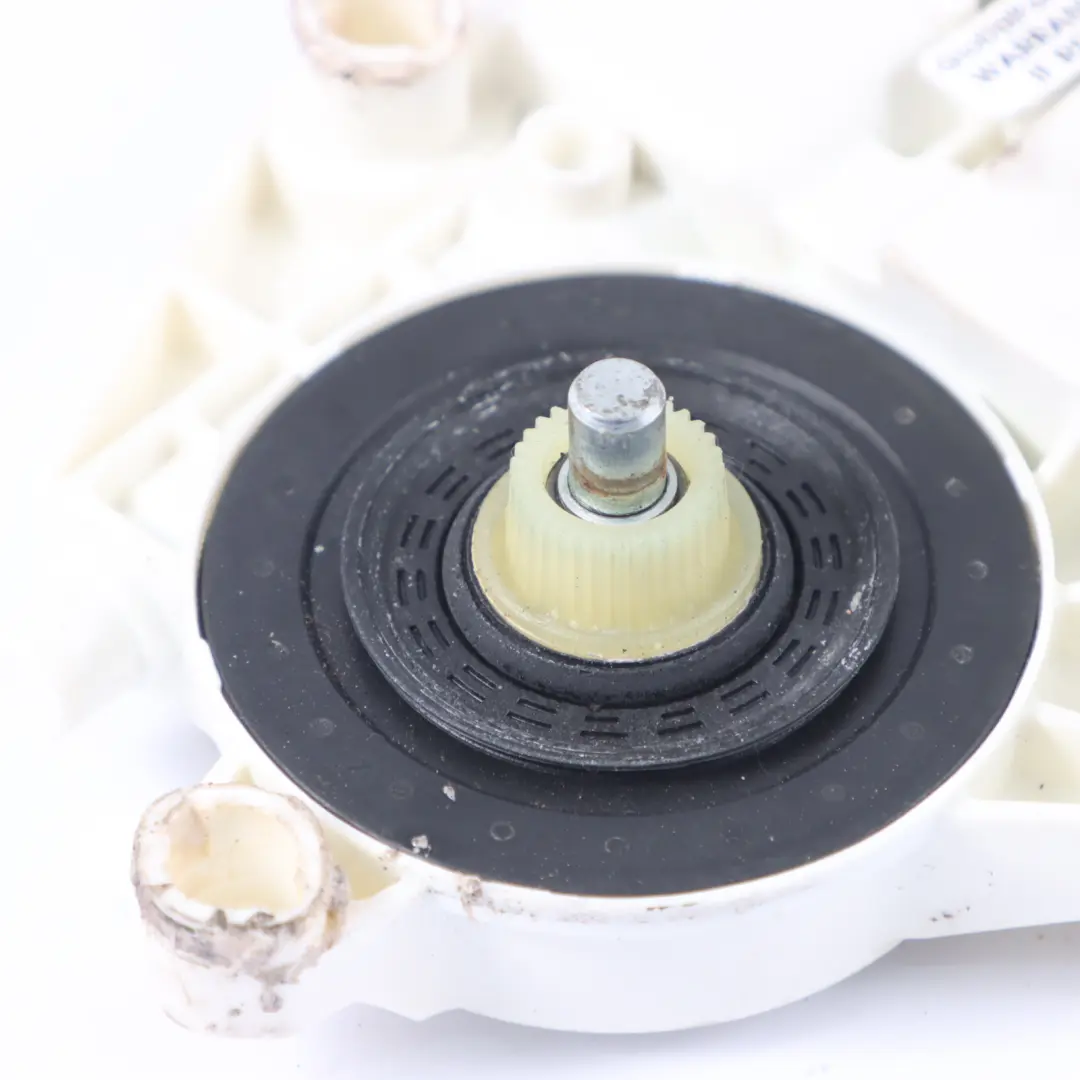 Mk5 1K Door Window Lifter Motor Front Left N/S to Volkswagen Golf with Part number 1K0959702M Volkswagen Golf Mk5 1K Door Window Lifter Motor Front Left N/S - SKU 1K0959702M - Part number 1K0959702M