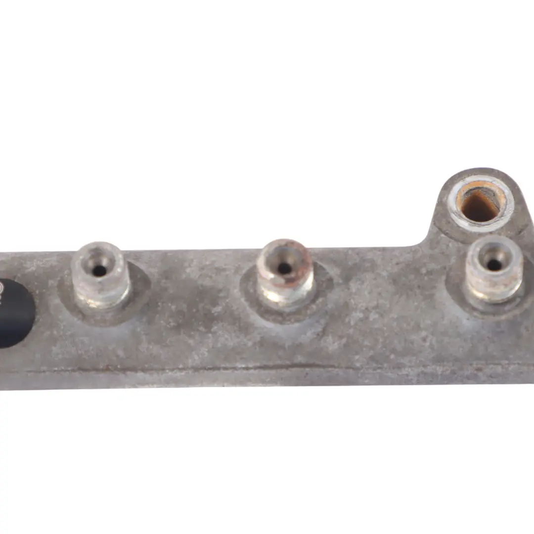Mk1 1.4 1NDTV Diesel Fuel Injection Rail to Toyota Yaris with Part number 23810-33010 Toyota Yaris Mk1 1.4 1NDTV Diesel Fuel Injection Rail - SKU 23810-33010 - Part number 23810-33010