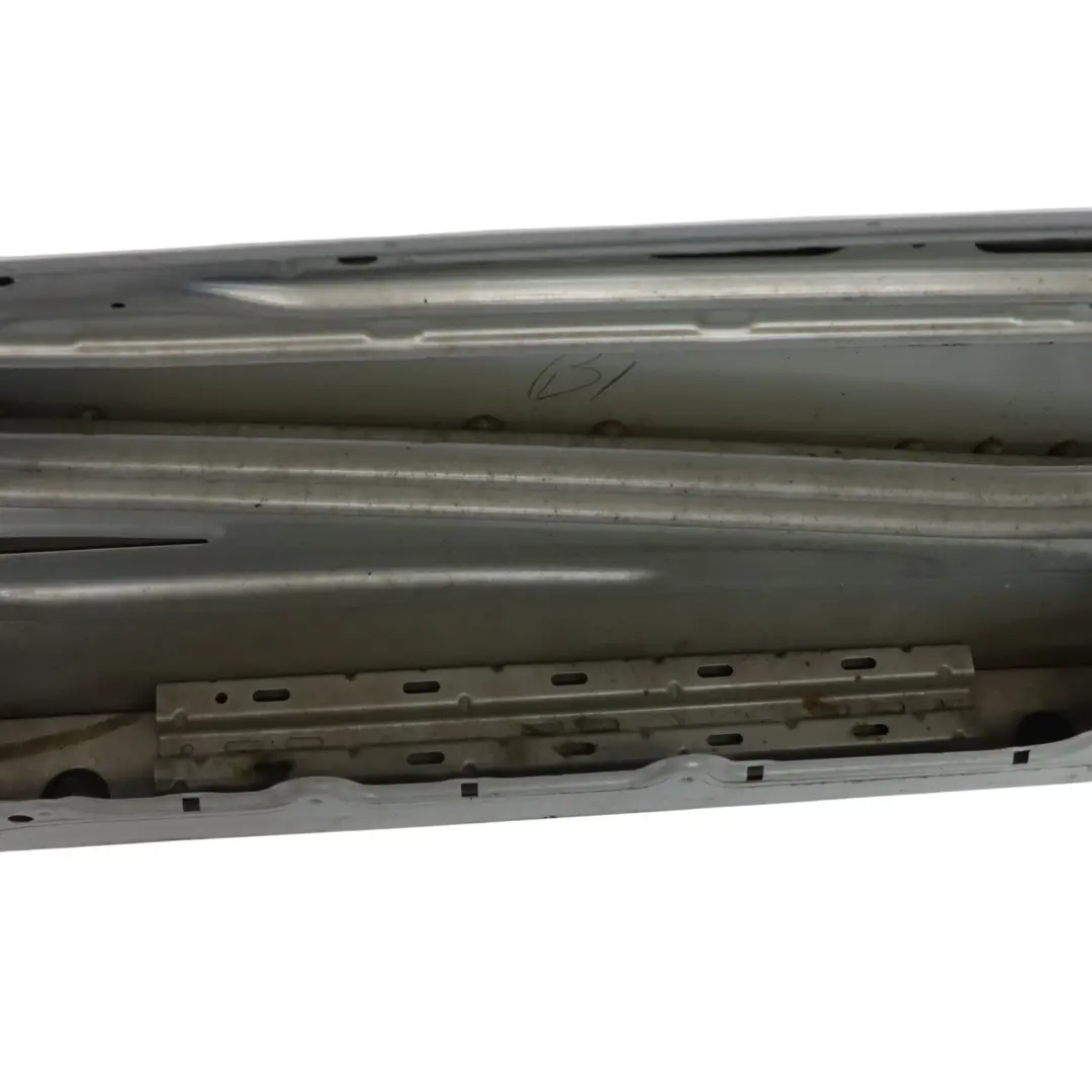 Door Front Right O/S White Silver Metallic - A62 to Mini R55 R56 R57 R58 with Part number 2755936 Mini R55 R56 R57 R58 Door Front Right O/S White Silver Metallic - A62 - SKU 2755936-WS - Part number 2755936