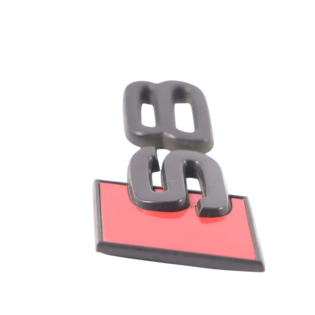 Emblemat Napis Znaczek S8 Klapy Bagażnika Tył do Audi S8 D3 o numerze 4D0853735A Audi S8 D3 Emblemat Napis Znaczek S8 Klapy Bagażnika Tył - SKU 4D0853735A - Numer Części 4D0853735A