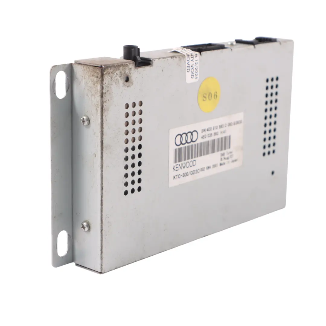 Moduł DAB Tuner Radiowy DAB Odbiornik Kenwood 4E0035583C do Audi S8 D3 o numerze 4E0910563C Audi S8 D3 Moduł DAB Tuner Radiowy DAB Odbiornik Kenwood 4E0035583C - SKU 4E0910563C - Numer Części 4E0910563C