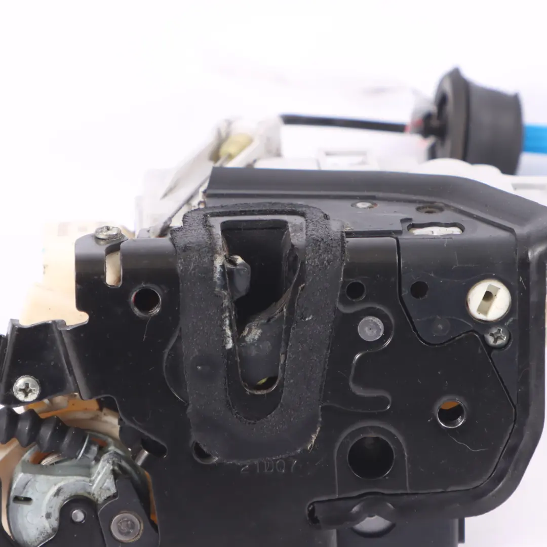 Door Lock Rear Right O/S Linkage to Audi A8 S8 D3 with Part number 4E0839016AA Audi A8 S8 D3 Door Lock Rear Right O/S Linkage - SKU 4E0839016AA - Part number 4E0839016AA