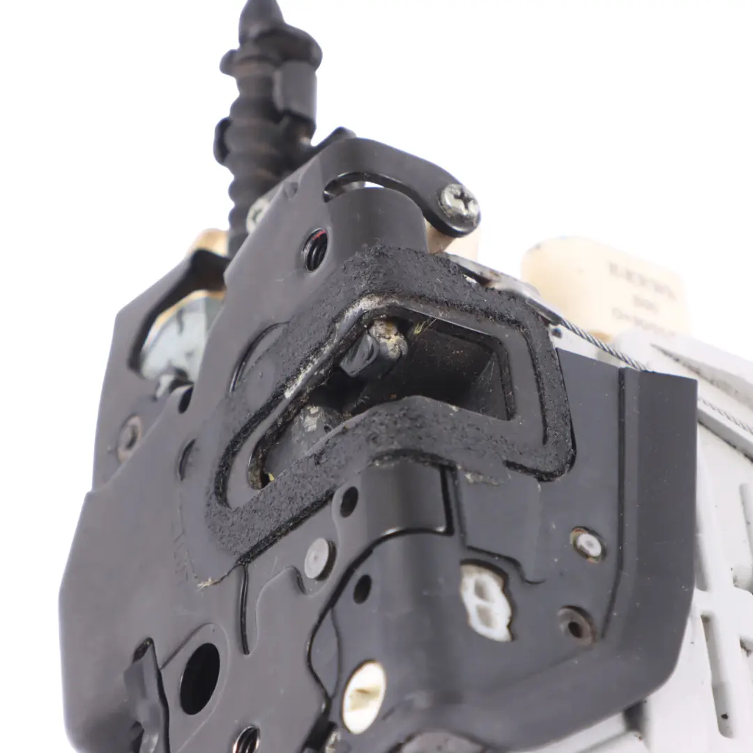 Audi A8 S8 D3 Cerradura Puerta Trasera Derecha Enlace - SKU 4E0839016AA - Número de pieza 4E0839016AA