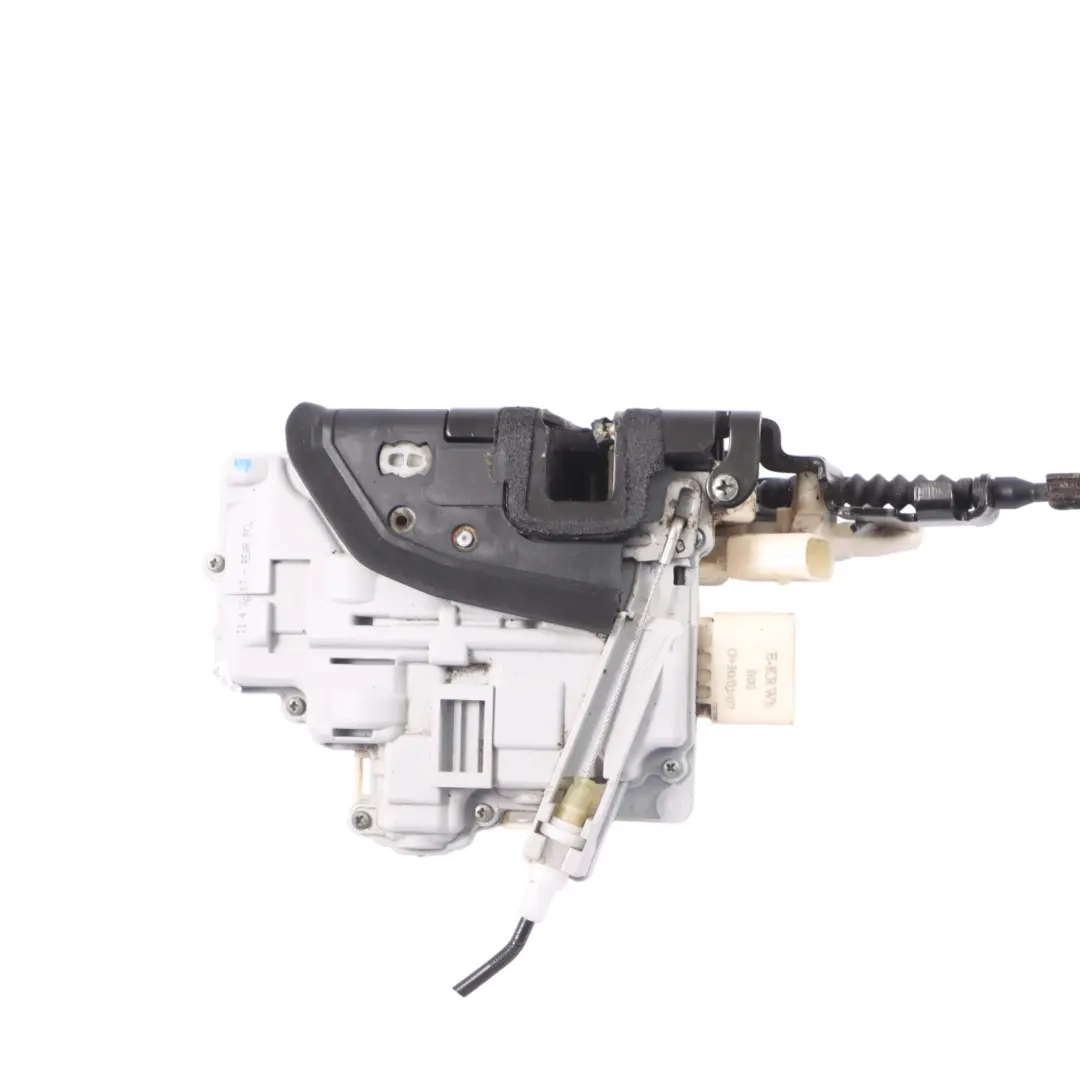 Zamek drzwi tylny prawy dociąg do Audi A8 S8 D3 o numerze 4E0839016AA Audi A8 S8 D3 Zamek drzwi tylny prawy dociąg - SKU 4E0839016AA - Numer Części 4E0839016AA