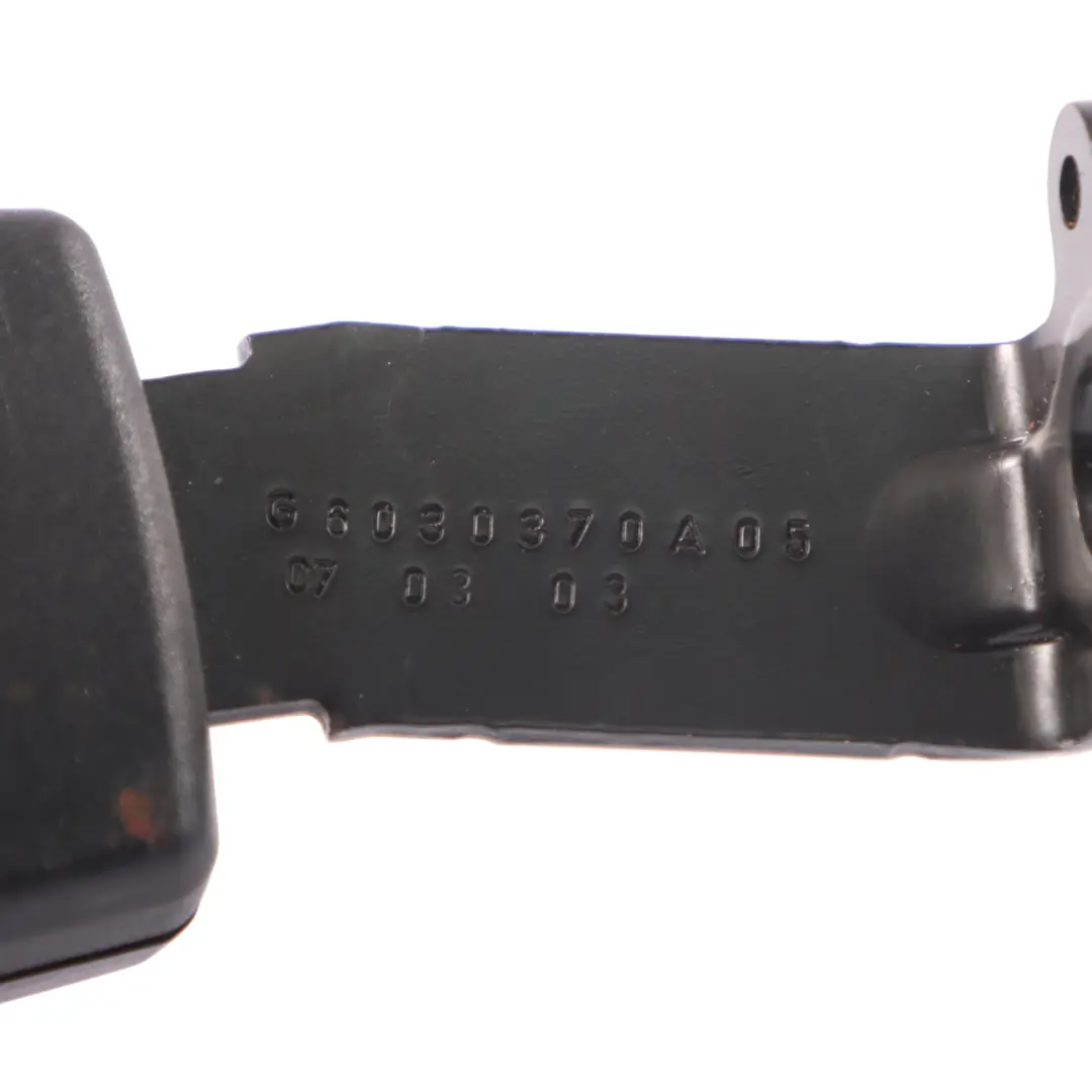 Audi S8 A8 D3 4E Sièges arrière Boucle de verrouillage droite Noir - SKU 4E0857740A - Numéro de pièce 4E0857740A