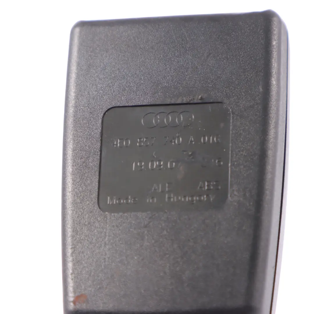 Audi S8 A8 D3 4E Sièges arrière Boucle de verrouillage droite Noir - SKU 4E0857740A - Numéro de pièce 4E0857740A