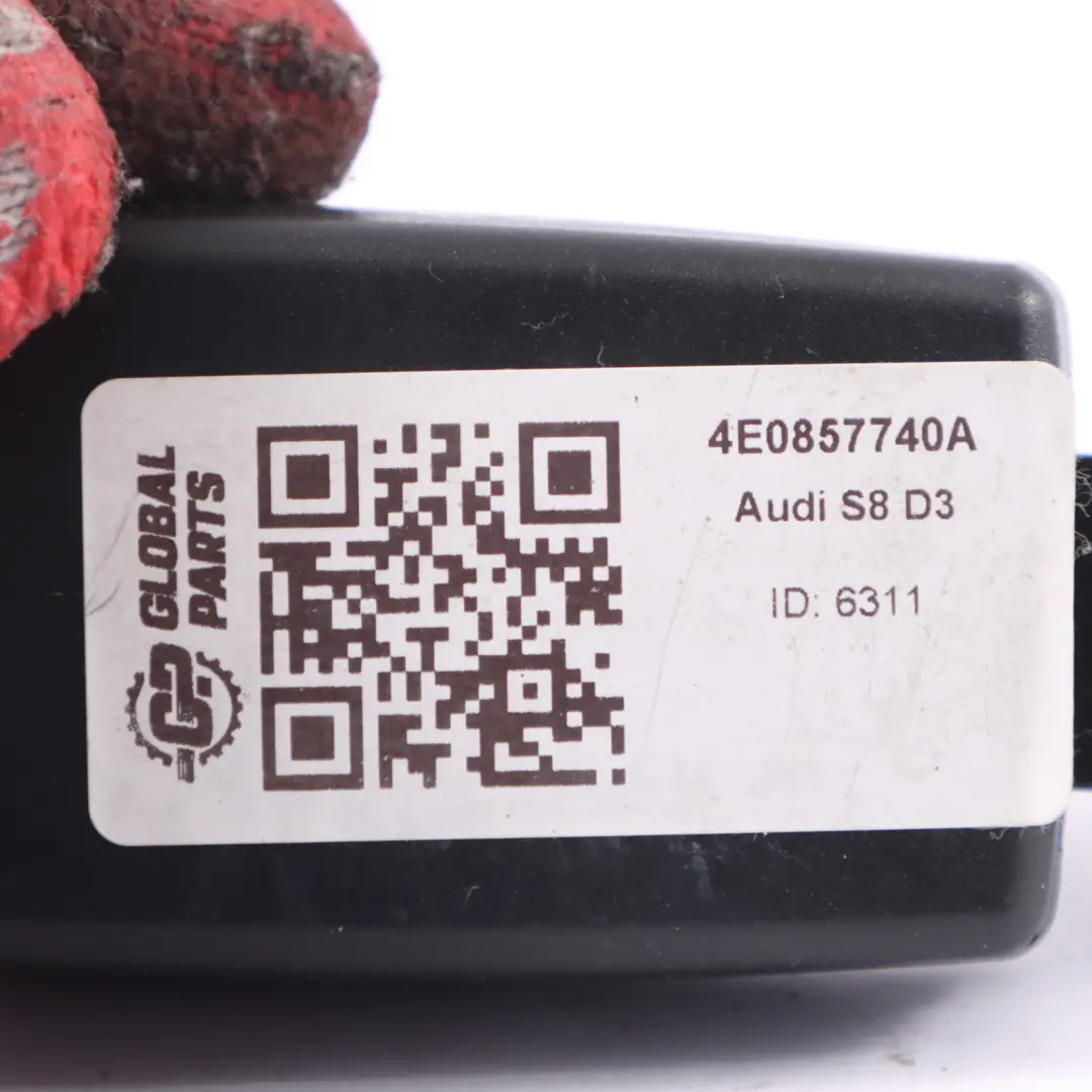 Audi S8 A8 D3 4E Sièges arrière Boucle de verrouillage droite Noir - SKU 4E0857740A - Numéro de pièce 4E0857740A