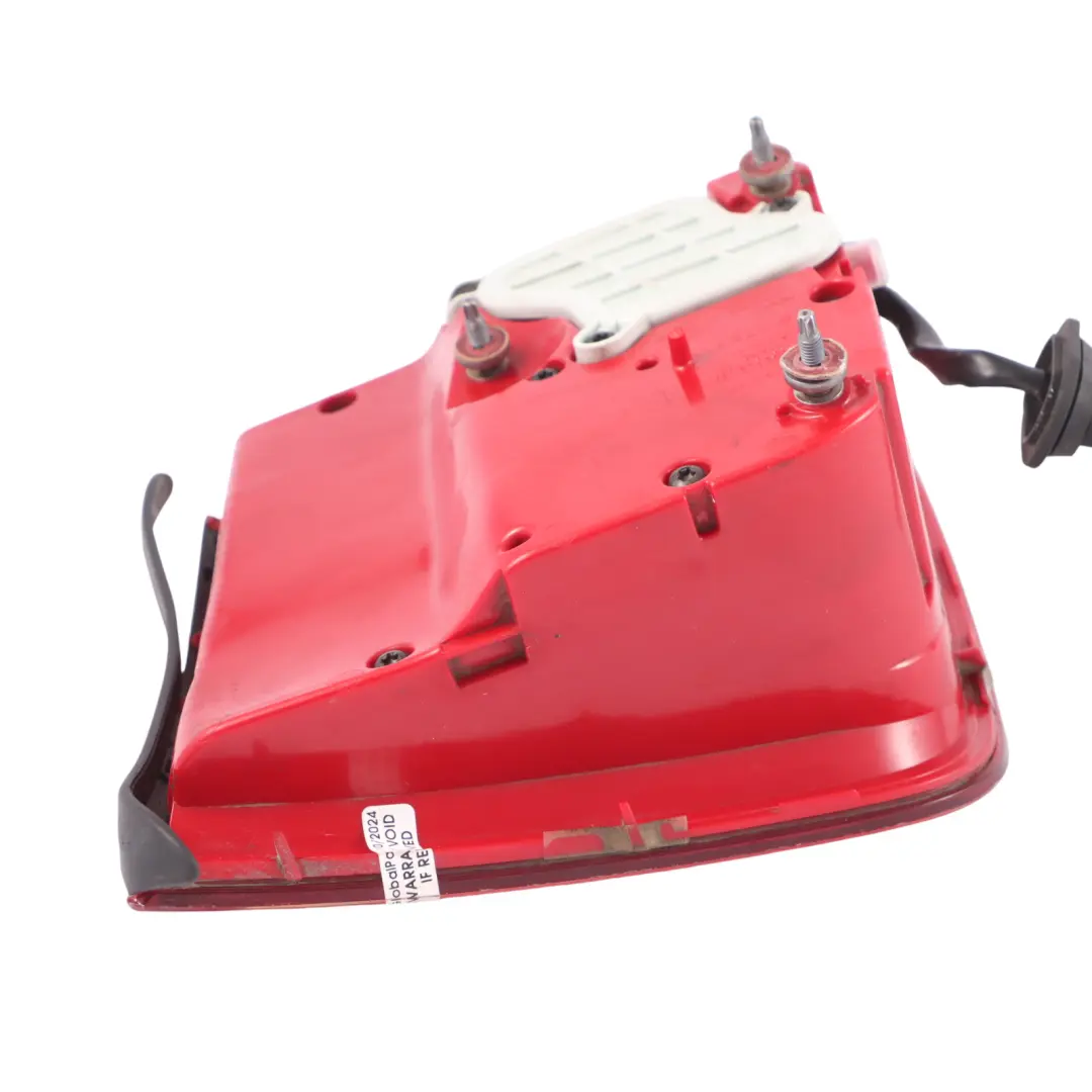 Audi S8 A8 D3 4E Lampa Tylna Lewa Klapy Bagażnika - SKU 4E0945093H - Numer Części 4E0945093H