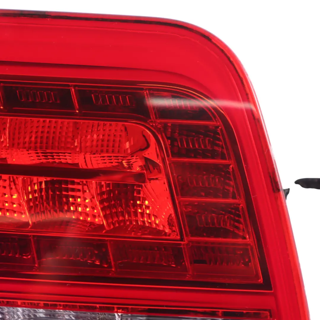 Audi S8 A8 D3 4E Rückleuchte Links Kofferraumklappe Rücklicht - SKU 4E0945093H - Teilenummer 4E0945093H