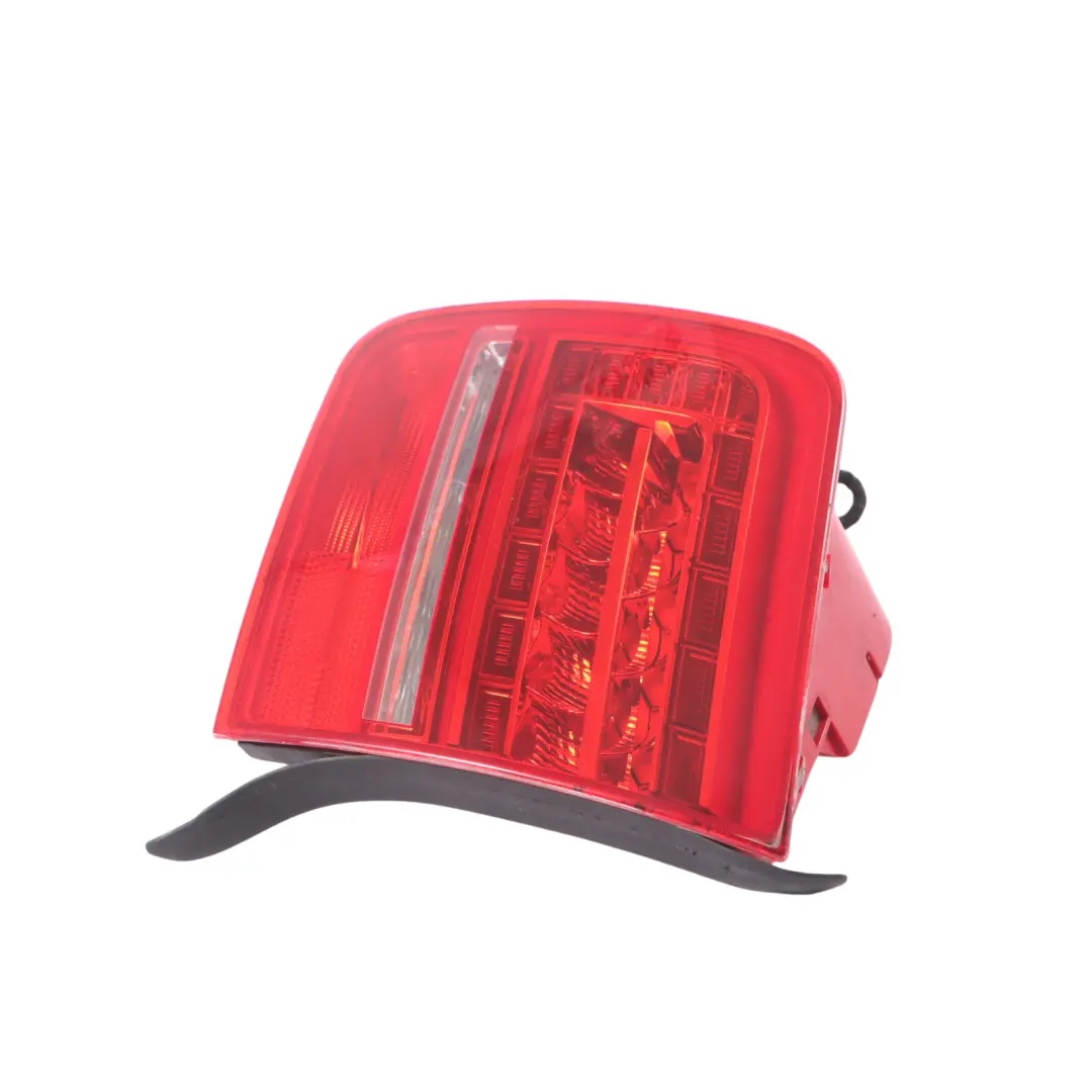 Hintere Kofferraumklappe Rücklicht Lampe Innen Rechts für Audi S8 D3 mit Teilenummer 4E0945094H Audi S8 D3 Hintere Kofferraumklappe Rücklicht Lampe Innen Rechts - SKU 4E0945094H - Teilenummer 4E0945094H