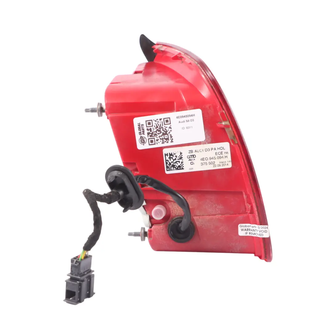 Fanale posteriore bagagliaio Fanale interno destro per Audi S8 D3 con numero di parte 4E0945094H Audi S8 D3 Fanale posteriore bagagliaio Fanale interno destro - SKU 4E0945094H - Numero di parte 4E0945094H