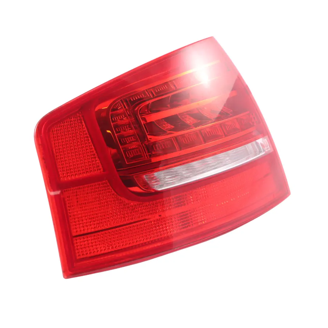 Lado Trasero Fender Wing Tail Light Luz Exterior Izquierda para Audi S8 D3 con número de pieza 4E0945095H Audi S8 D3 Lado Trasero Fender Wing Tail Light Luz Exterior Izquierda - SKU 4E0945095H - Número de pieza 4E0945095H