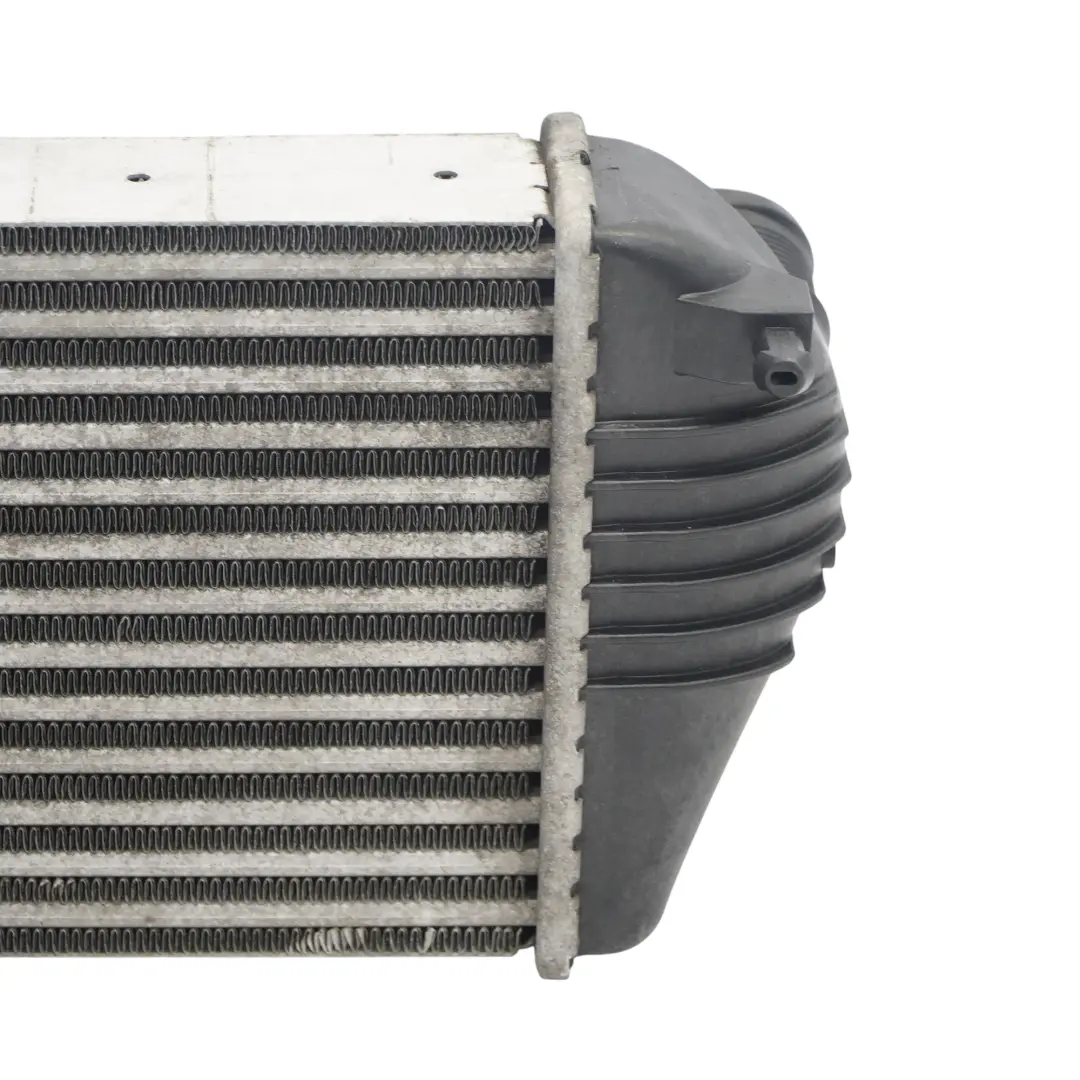 Lewy Chłodnica Powietrza do Audi A6 C6 2.0 TDI Intercooler o numerze 4F0145805AC Audi A6 C6 2.0 TDI Intercooler Lewy Chłodnica Powietrza - SKU 4F0145805AC - Numer Części 4F0145805AC