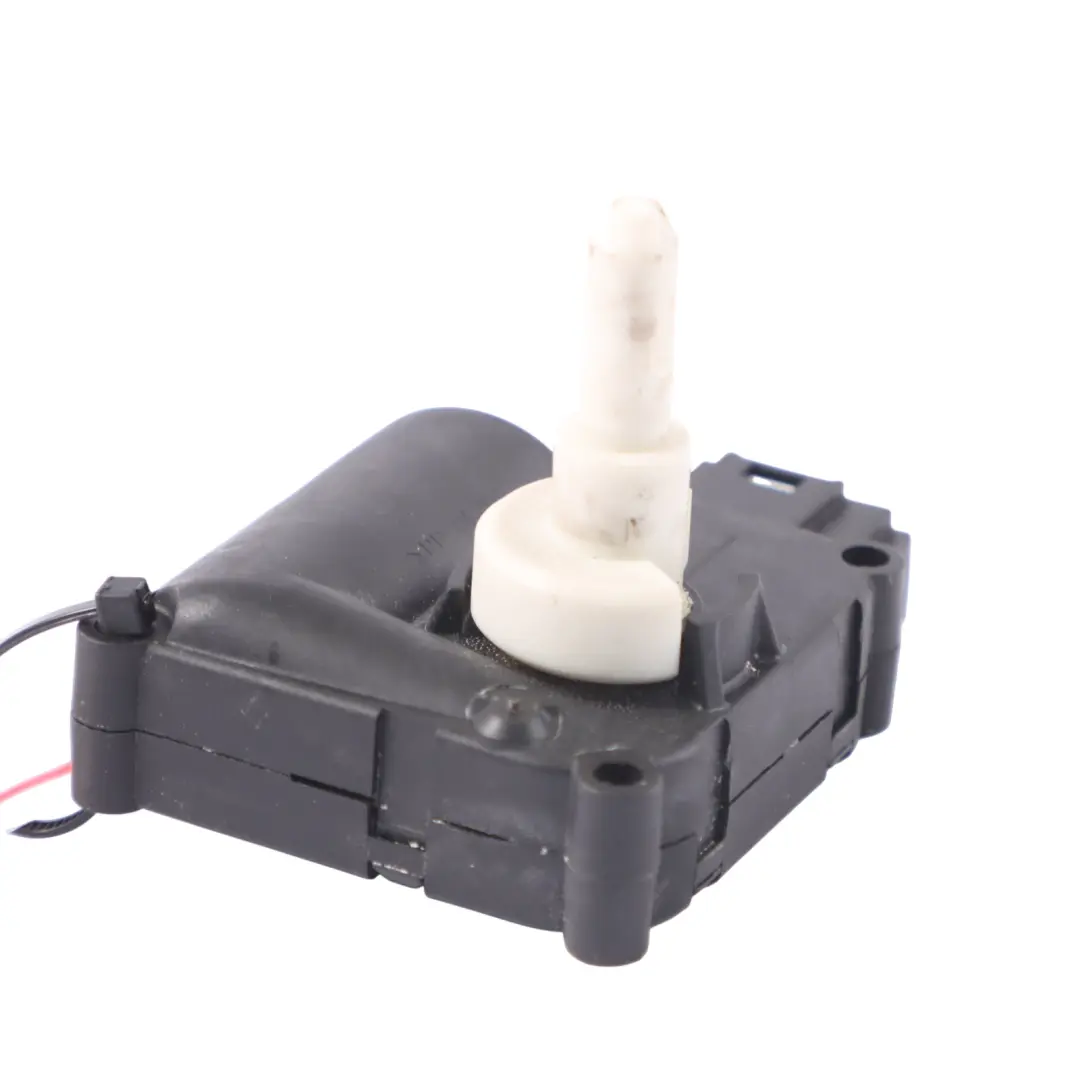 Nastawnik Silniczek Klap Nagrzewnicy Nawiewu do Audi S8 D3 A8 4E o numerze 4F0820511B Audi S8 D3 A8 4E Nastawnik Silniczek Klap Nagrzewnicy Nawiewu - SKU 4F0820511B - Numer Części 4F0820511B