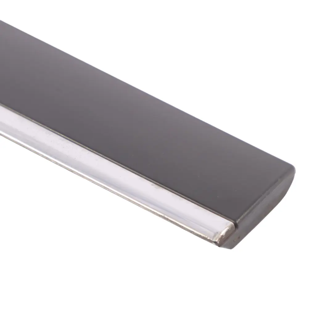 Moldura de puerta trasera izquierda Phantom Black Z9Y para Audi A6 C6 con número de pieza 4F0853969K Audi A6 C6 Moldura de puerta trasera izquierda Phantom Black Z9Y - SKU 4F0853969K-PHB - Número de pieza 4F0853969K