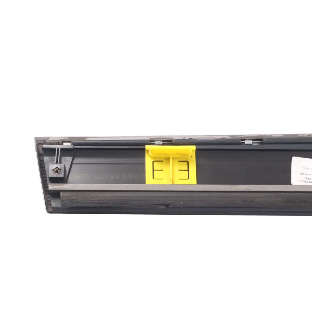 Audi A6 C6 Baguette porte arrière Moulure d'habillage droite Fantôme Noir Z9Y - SKU 4F0853970K-PHB - Numéro de pièce 4F0853970K