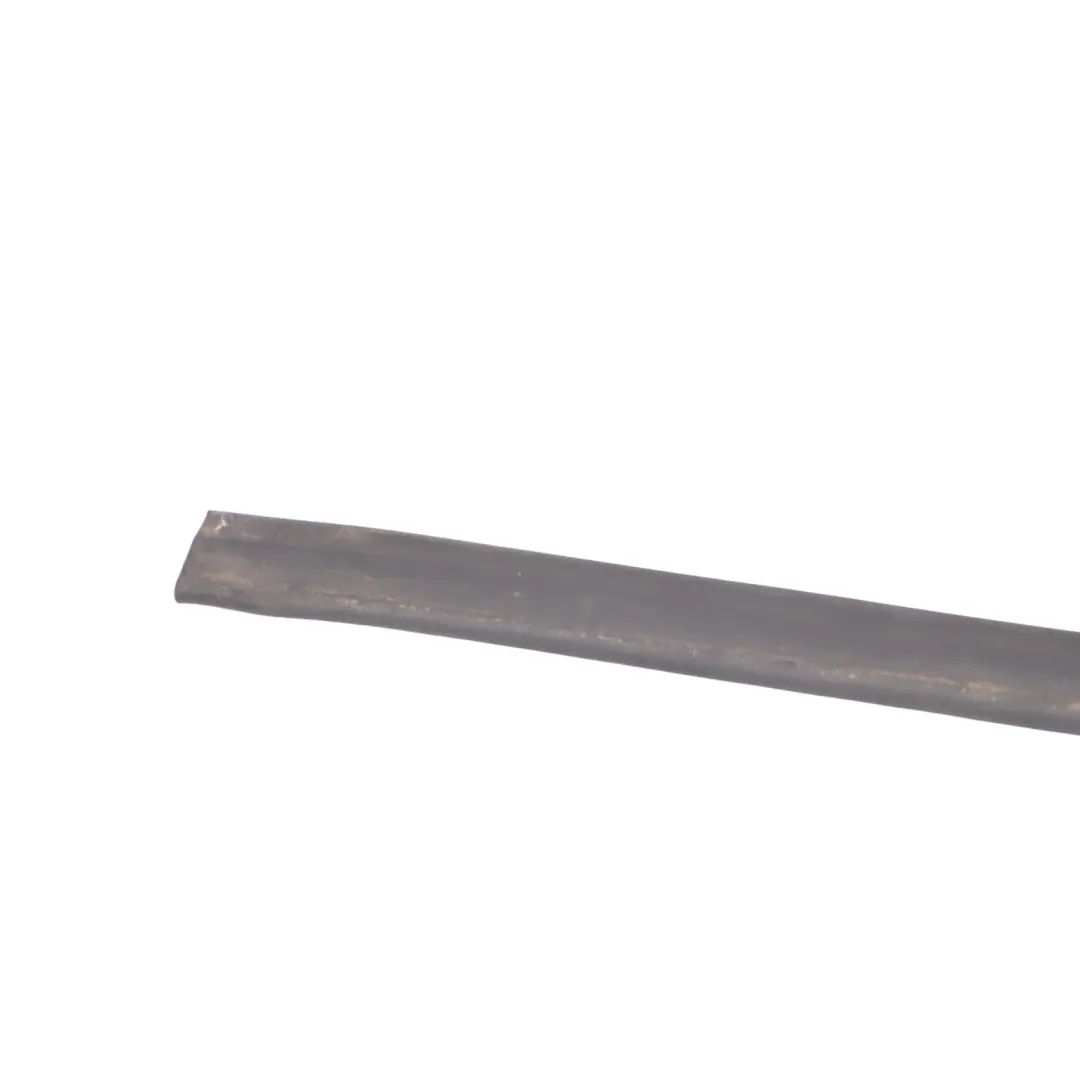 Guarnizione esterna posteriore destra per VW Volkswagen Golf Sportsvan con numero di parte 510839700D VW Volkswagen Golf Sportsvan Guarnizione esterna posteriore destra - SKU 510839700D - Numero di parte 510839700D