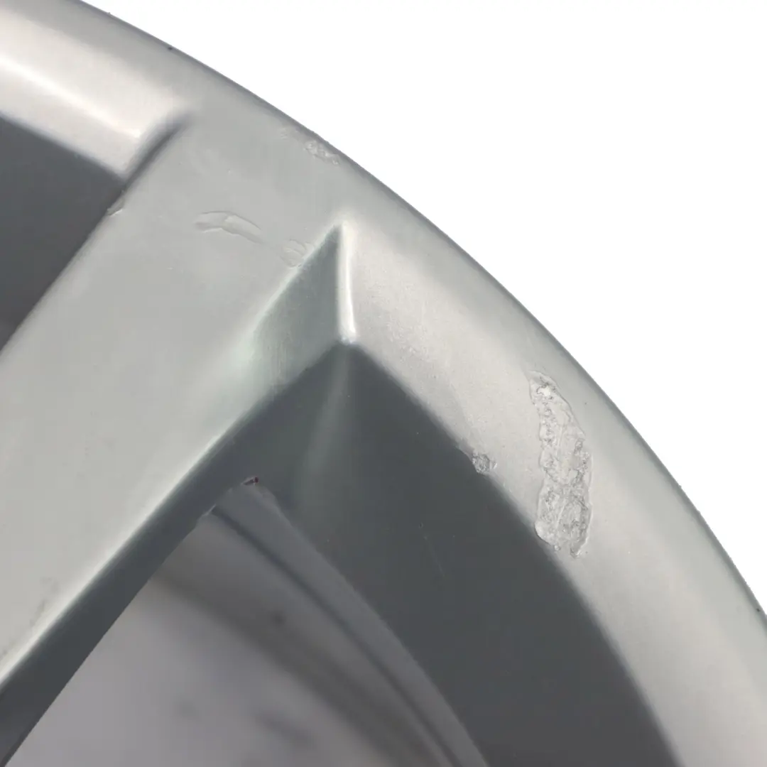 Silberne Leicht Metall Felge 17" 7J ET49 für Volkswagen Golf Mk7 mit Teilenummer 5G0601025CH Volkswagen Golf Mk7 Silberne Leicht Metall Felge 17" 7J ET49 - SKU 5G0601025CH-2 - Teilenummer 5G0601025CH