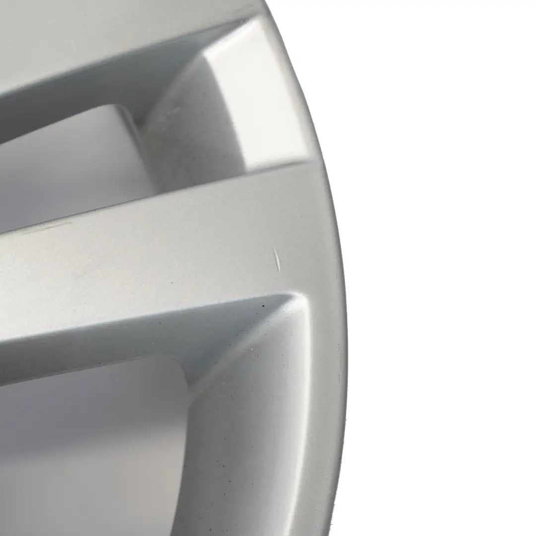 Jante argentée en alliage 16" 6.5J ET:33 pour Volkswagen Tiguan 5N à propos du numéro de pièce 5N0601025R Volkswagen Tiguan 5N Jante argentée en alliage 16" 6.5J ET:33 - SKU 5N0601025R-1 - Numéro de pièce 5N0601025R