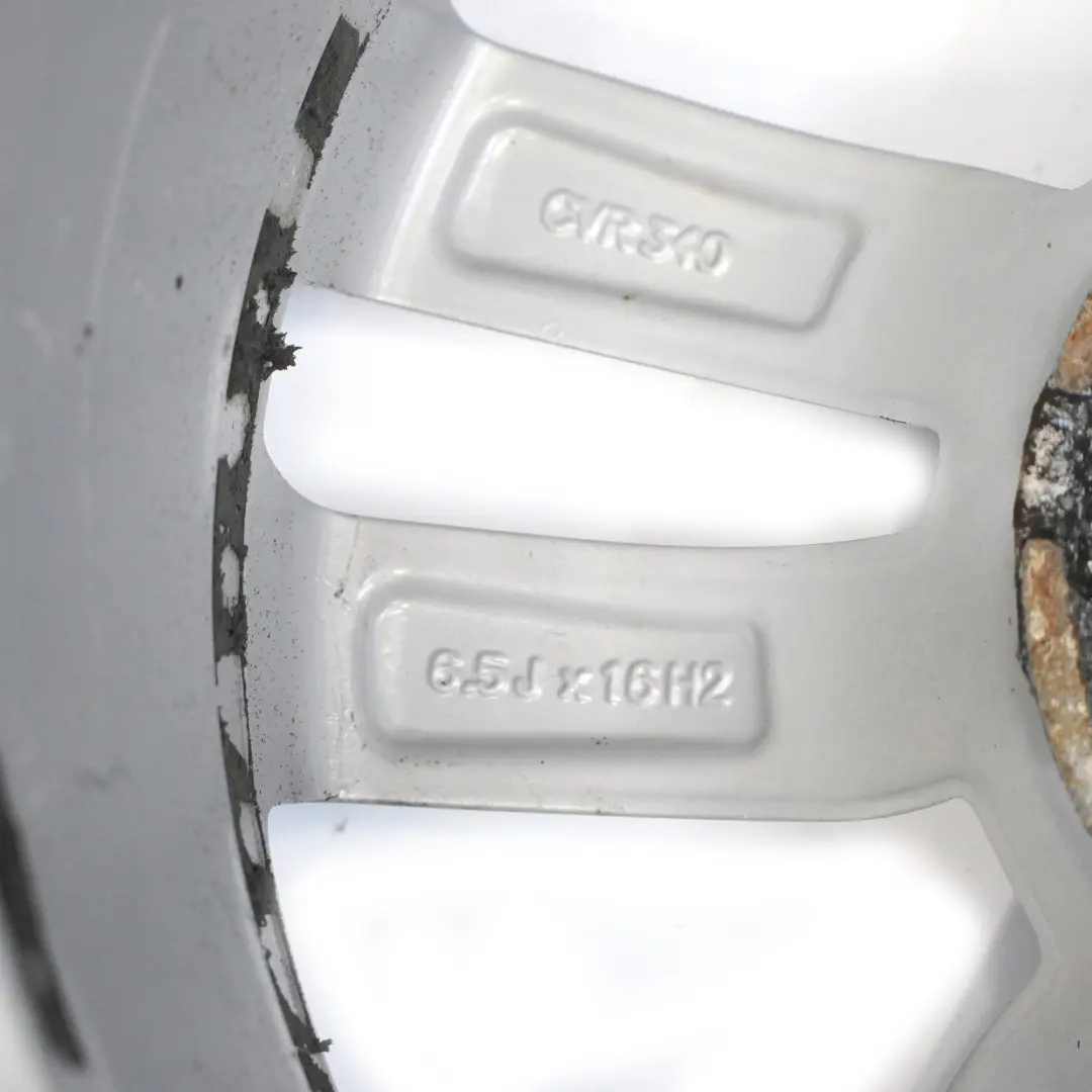 Cerchio lega argento 16" 6.5J ET:33 Star Spoke 5N0601025R per Volkswagen Tiguan 5N con numero di parte 5N0601025R-2 Volkswagen Tiguan 5N Cerchio lega argento 16" 6.5J ET:33 Star Spoke 5N0601025R - SKU 5N0601025R-2 - Numero di parte 5N0601025R-2