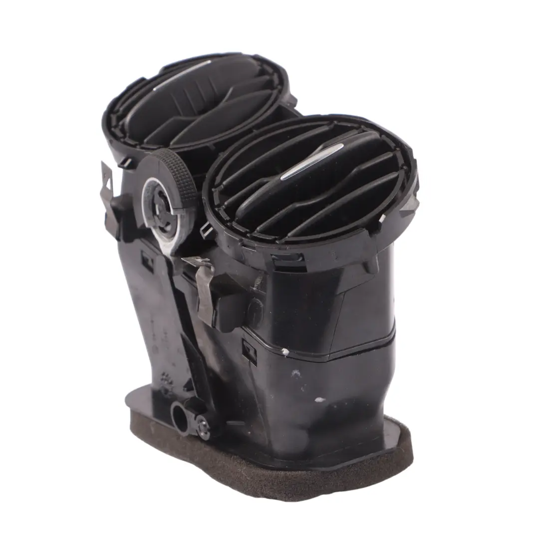 Embellecedor rejilla ventilación central para Volkswagen Tiguan 5N con número de pieza 5N0819062B Volkswagen Tiguan 5N Embellecedor rejilla ventilación central - SKU 5N0819062B - Número de pieza 5N0819062B