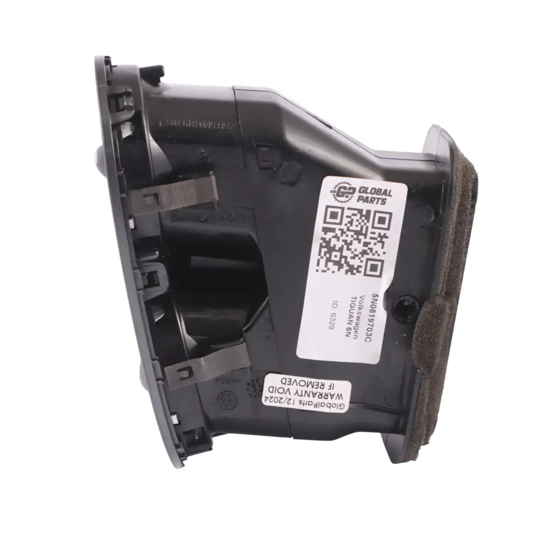 Kratka Nawiewu Deski Rozdzielczej Lewa do Volkswagen Tiguan 5N o numerze 5N0819703C Volkswagen Tiguan 5N Kratka Nawiewu Deski Rozdzielczej Lewa - SKU 5N0819703C - Numer Części 5N0819703C