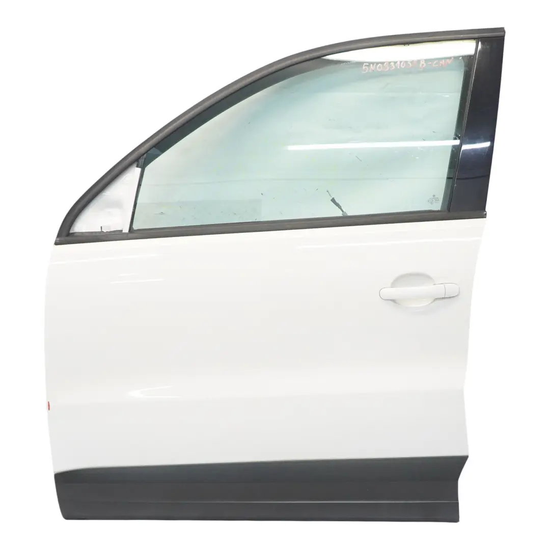 Porta anteriore sinistra Bianco Candy - B9A per Volkswagen VW Tiguan 5N con numero di parte 5N0831055B Volkswagen VW Tiguan 5N Porta anteriore sinistra Bianco Candy - B9A - SKU 5N0831055B-CAN - Numero di parte 5N0831055B