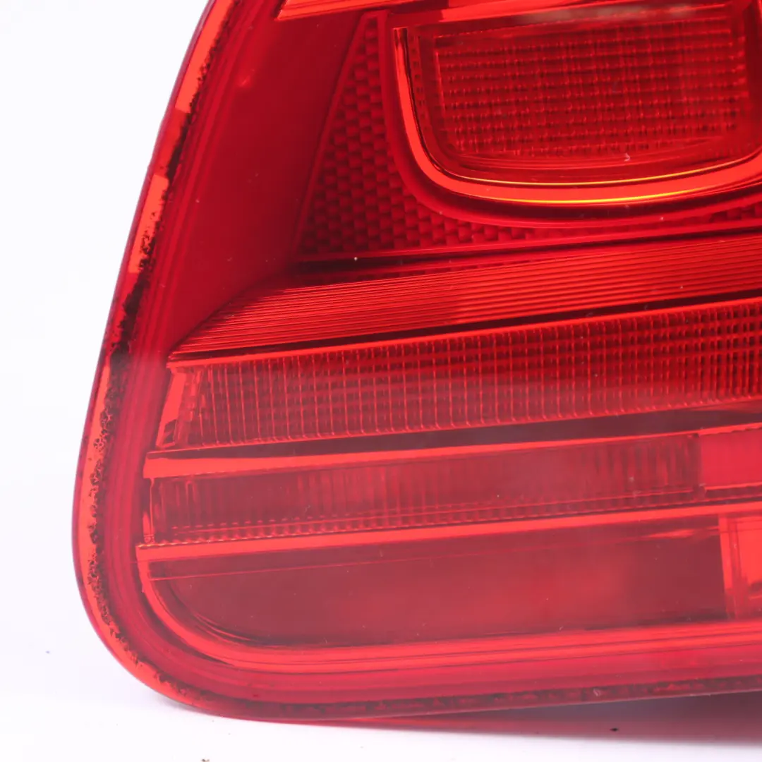 Lampa Tylna Światło Klapy Bagażnika Tył Prawo do VW Tiguan 5N o numerze 5N0945094G VW Tiguan 5N Lampa Tylna Światło Klapy Bagażnika Tył Prawo - SKU 5N0945094G - Numer Części 5N0945094G