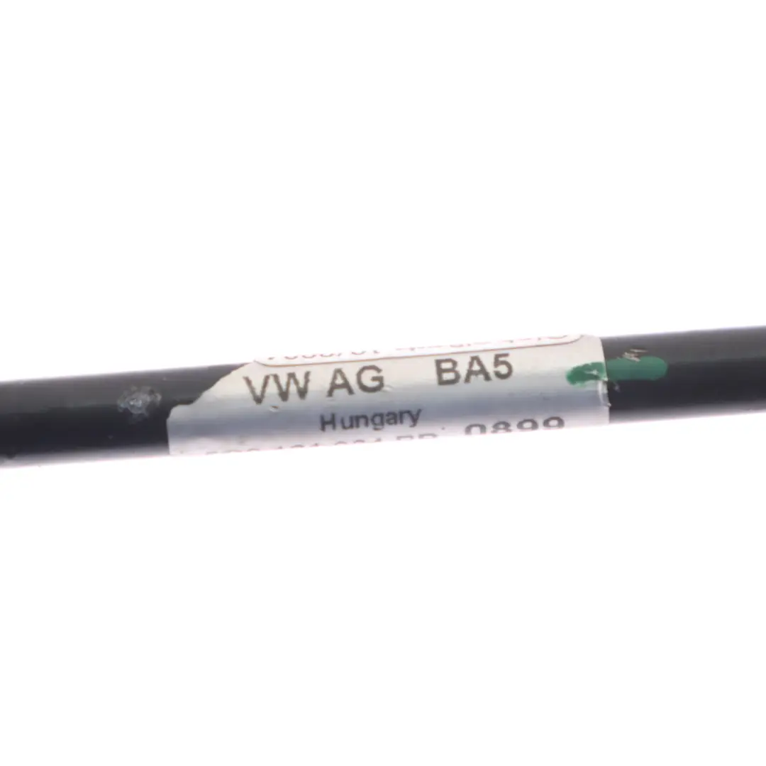 Audi A3 8V Tuyau d'eau Ligne de refroidissement du moteur - SKU 5Q0121064BB - Numéro de pièce 5Q0121064BB
