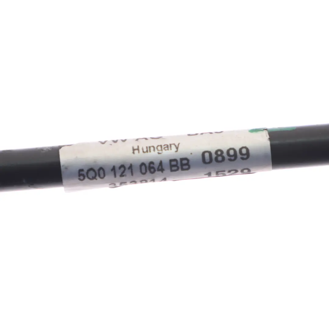 Audi A3 8V Tuyau d'eau Ligne de refroidissement du moteur - SKU 5Q0121064BB - Numéro de pièce 5Q0121064BB