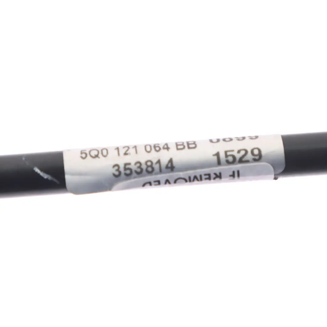 Manguera de agua del motor de refrigeración para Audi A3 8V con número de pieza 5Q0121064BB Audi A3 8V Manguera de agua del motor de refrigeración - SKU 5Q0121064BB - Número de pieza 5Q0121064BB