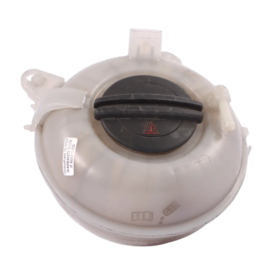 Cabezal Expansión Desbordamiento Depósito Refrigerante para Audi A3 8V con número de pieza 5Q0121407M Audi A3 8V Cabezal Expansión Desbordamiento Depósito Refrigerante - SKU 5Q0121407M - Número de pieza 5Q0121407M