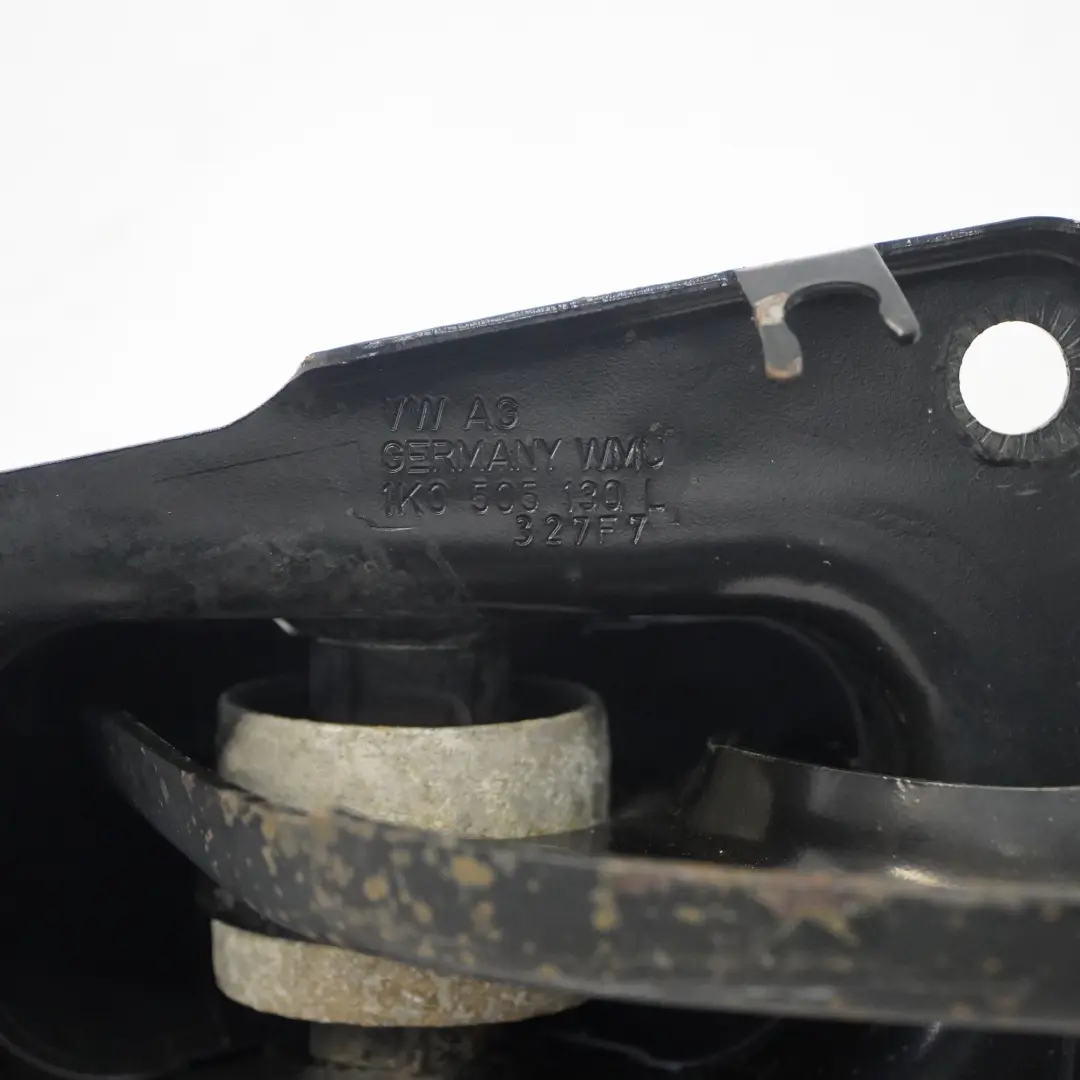 Halterung Längslenker Hinterachse Rechts für Volkswagen VW Golf SV mit Teilenummer 5Q0505224D Volkswagen VW Golf SV Halterung Längslenker Hinterachse Rechts - SKU 5Q0505224D - Teilenummer 5Q0505224D