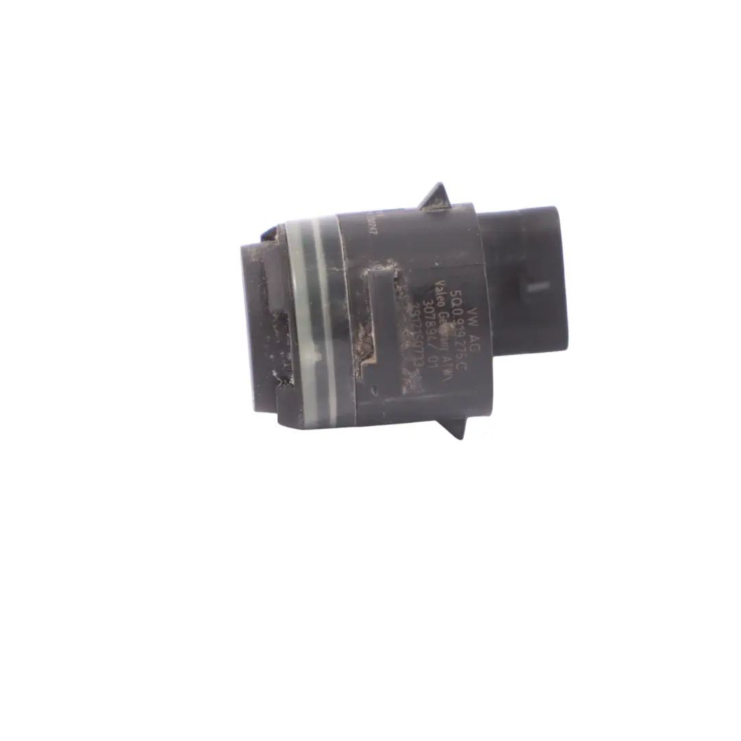 PDC Sensore anteriore Sepang Blue Pearl Y5Q per Audi VW Passat Golf Tiguan con numero di parte 5Q0919275C-SEB Audi VW Passat Golf Tiguan PDC Sensore anteriore Sepang Blue Pearl Y5Q - SKU 5Q0919275C-SEB - Numero di parte 5Q0919275C-SEB