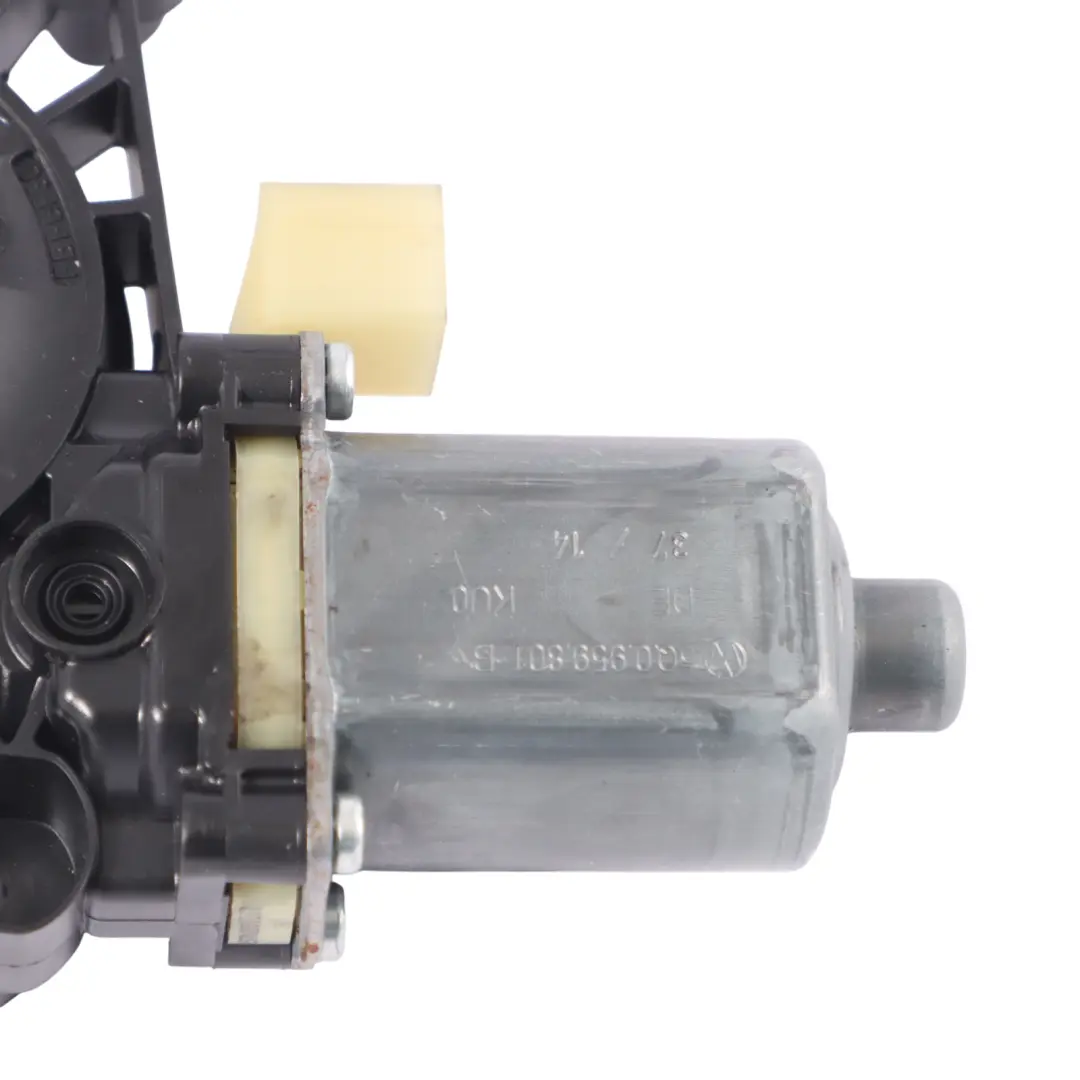 Moteur de lève vitre électrique de porte avant gauche pour Audi A3 8V à propos du numéro de pièce 5Q0959801B Audi A3 8V Moteur de lève vitre électrique de porte avant gauche - SKU 5Q0959801B - Numéro de pièce 5Q0959801B