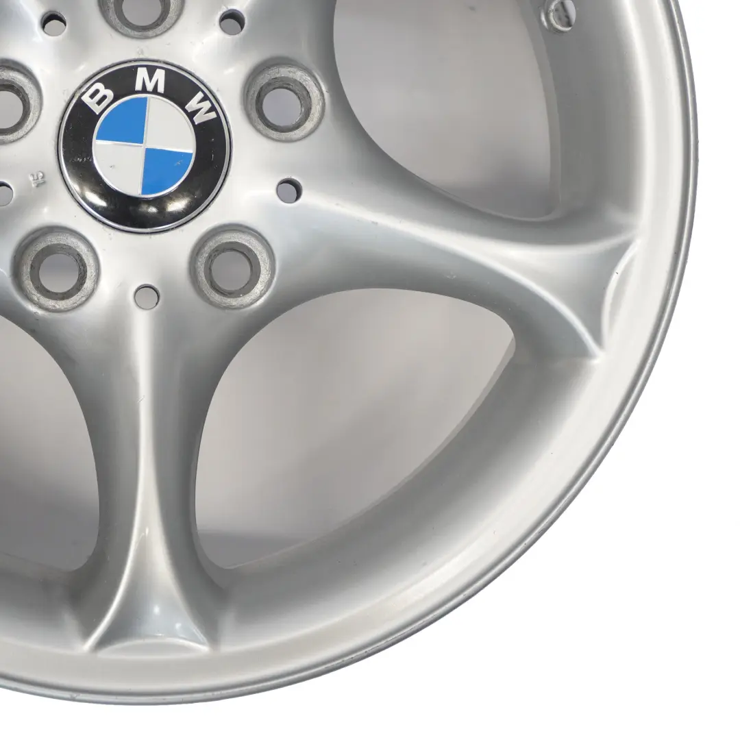 Silberne Leichtmetallfelge Alufelge 16" 7J ET:47 Sternspeiche für BMW Z4 E85 mit Teilenummer 6758187 BMW Z4 E85 Silberne Leichtmetallfelge Alufelge 16" 7J ET:47 Sternspeiche - SKU 6758187-1 - Teilenummer 6758187