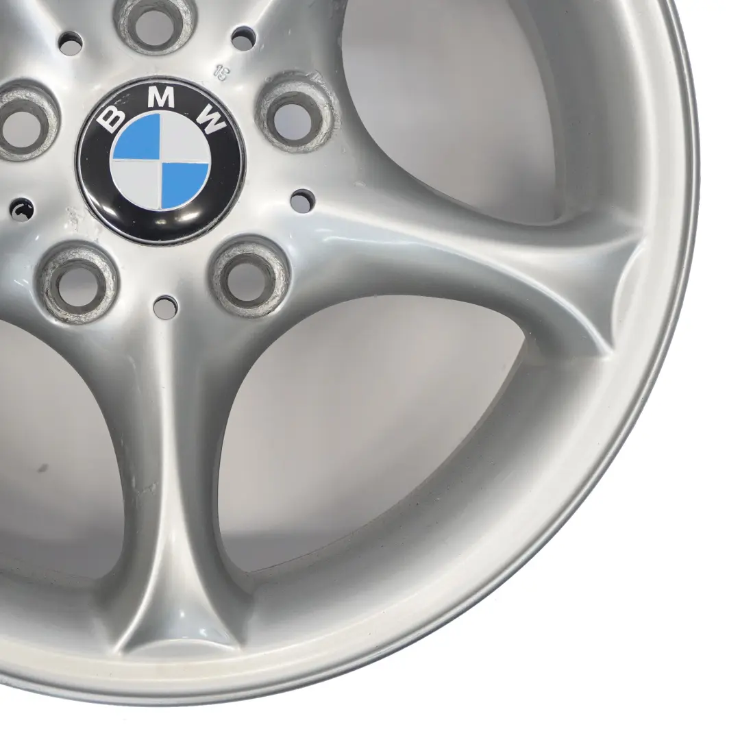 Srebrna Felga Aluminiowa 16" 7J ET:47 Star Spoke do BMW Z4 E85 o numerze 6758187 BMW Z4 E85 Srebrna Felga Aluminiowa 16" 7J ET:47 Star Spoke - SKU 6758187-2 - Numer Części 6758187