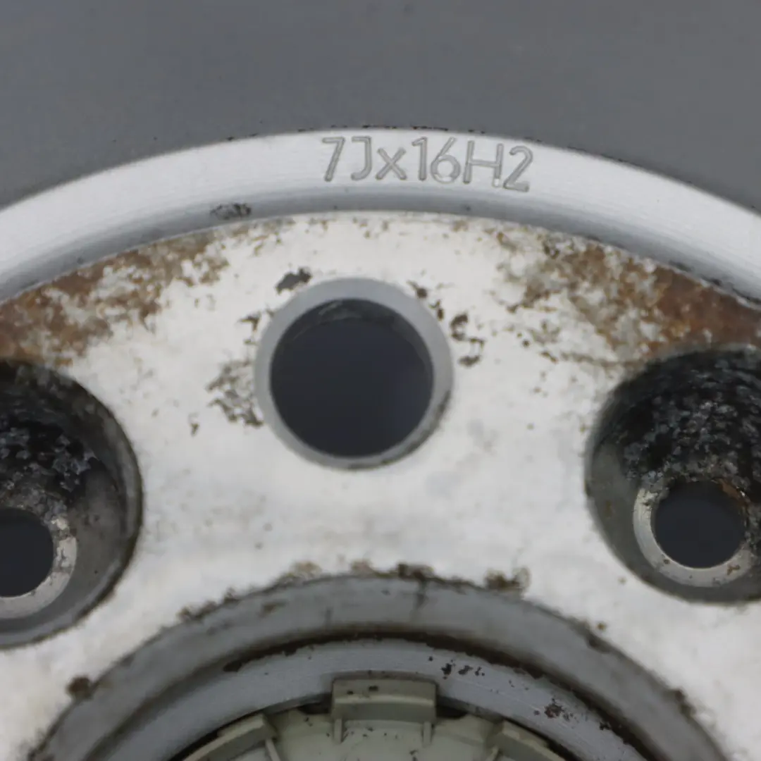 Alufelge Alu Felge 16" Trapezoid Speiche 134 ET:20 7J für BMW E60 E61 mit Teilenummer 6762000 BMW E60 E61 Alufelge Alu Felge 16" Trapezoid Speiche 134 ET:20 7J - SKU 6762000-1 - Teilenummer 6762000