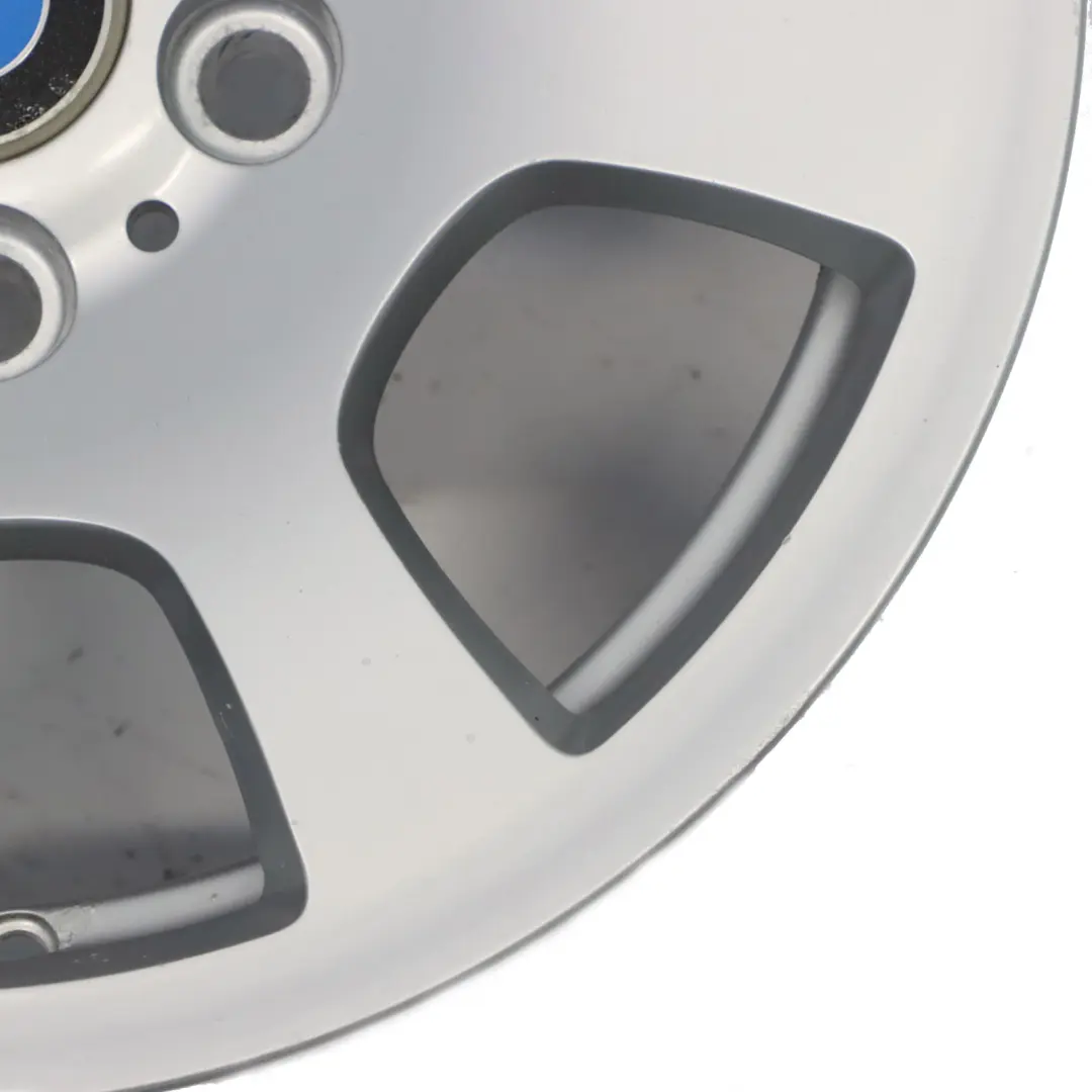 Jante Alliage 16" Rayon Trapèze 134 ET20 7J pour BMW E60 E61 à propos du numéro de pièce 6762000 BMW E60 E61 Jante Alliage 16" Rayon Trapèze 134 ET20 7J - SKU 6762000-1 - Numéro de pièce 6762000