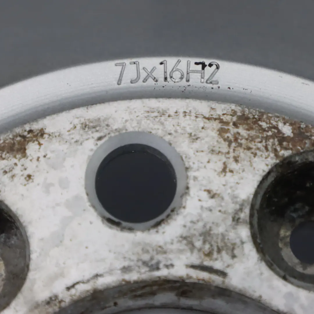 Alufelge Alu Felge 16" ET:20 7J Trapezoid Speiche 134 für BMW 5 er E60 E61 mit Teilenummer 6762000 BMW 5 er E60 E61 Alufelge Alu Felge 16" ET:20 7J Trapezoid Speiche 134 - SKU 6762000-2 - Teilenummer 6762000