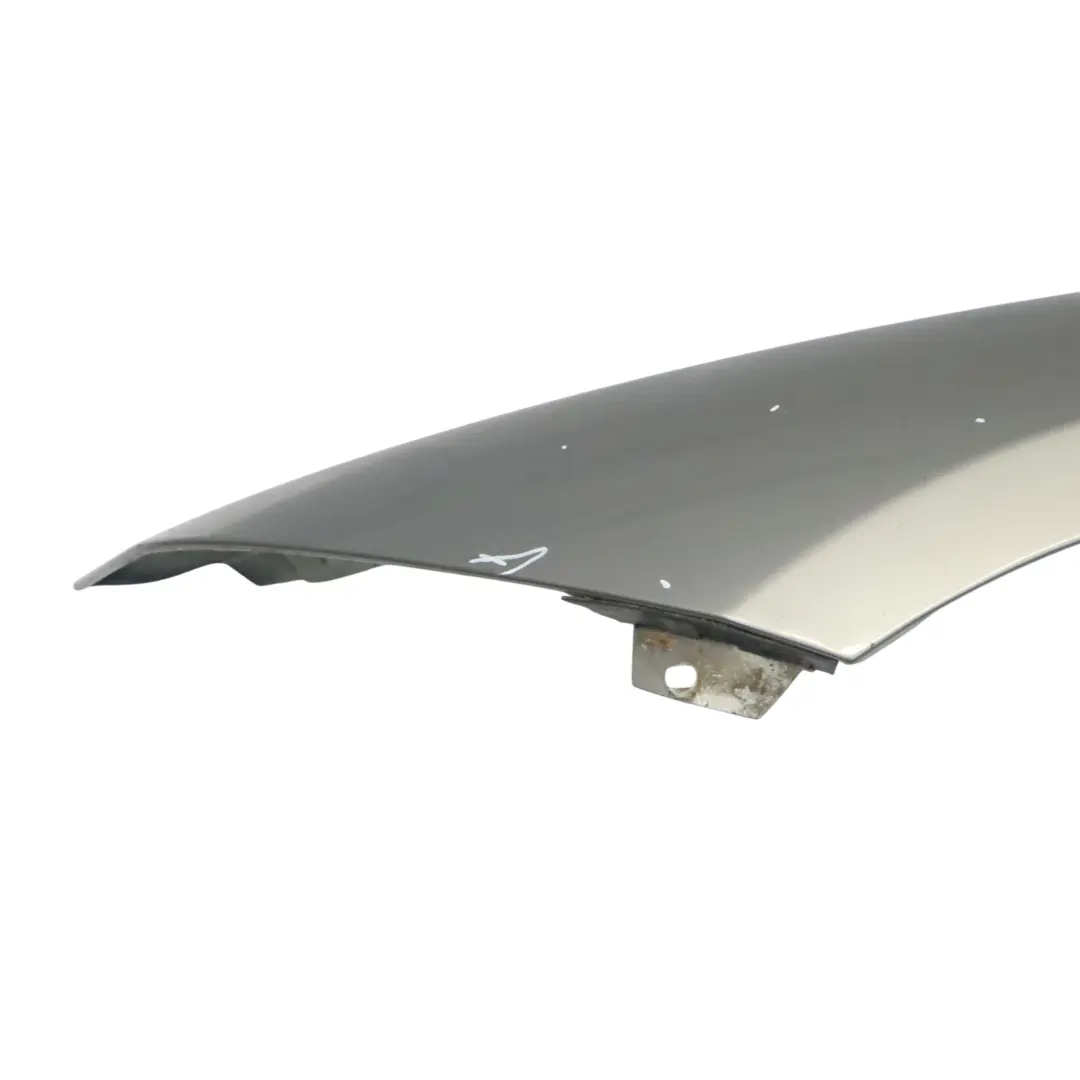 Pannello laterale alare anteriore sinistro Parafango Sterlinggrau 472 per BMW Z4 E85 con numero di parte 7053327 BMW Z4 E85 Pannello laterale alare anteriore sinistro Parafango Sterlinggrau 472 - SKU 7053327-STG - Numero di parte 7053327