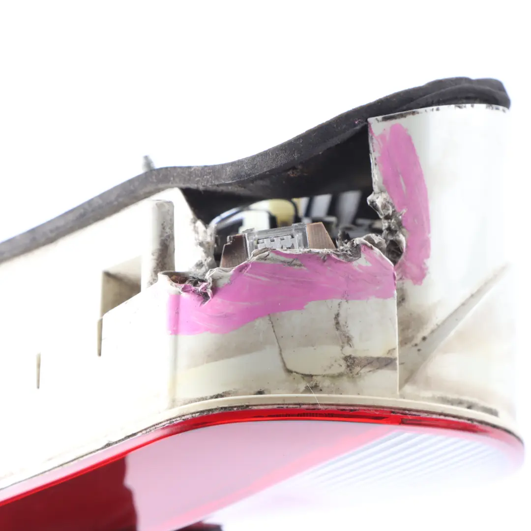 Lamp BMW Z4 E85 E86 Tailgate Tail Light Right O/S to Rear with Part number 7162730 Rear Lamp BMW Z4 E85 E86 Tailgate Tail Light Right O/S - SKU 7162730-2 - Part number 7162730