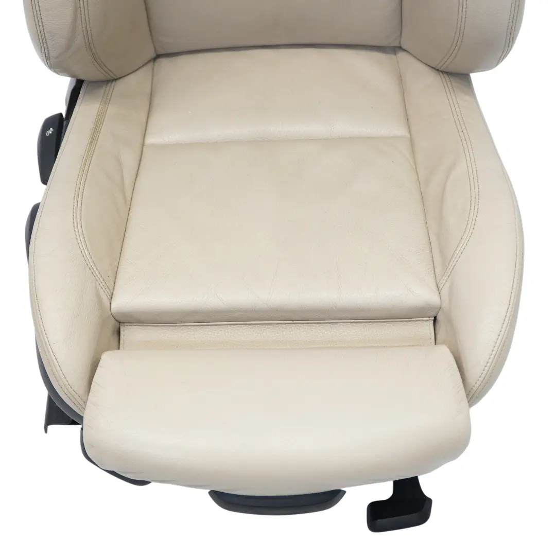 Sedile Anteriore Destro Riscaldato Pelle Sportiva Dakota Oyster per BMW E90 E91 LCI con numero di parte 7257600 BMW E90 E91 LCI Sedile Anteriore Destro Riscaldato Pelle Sportiva Dakota Oyster - SKU 7257600-1 - Numero di parte 7257600