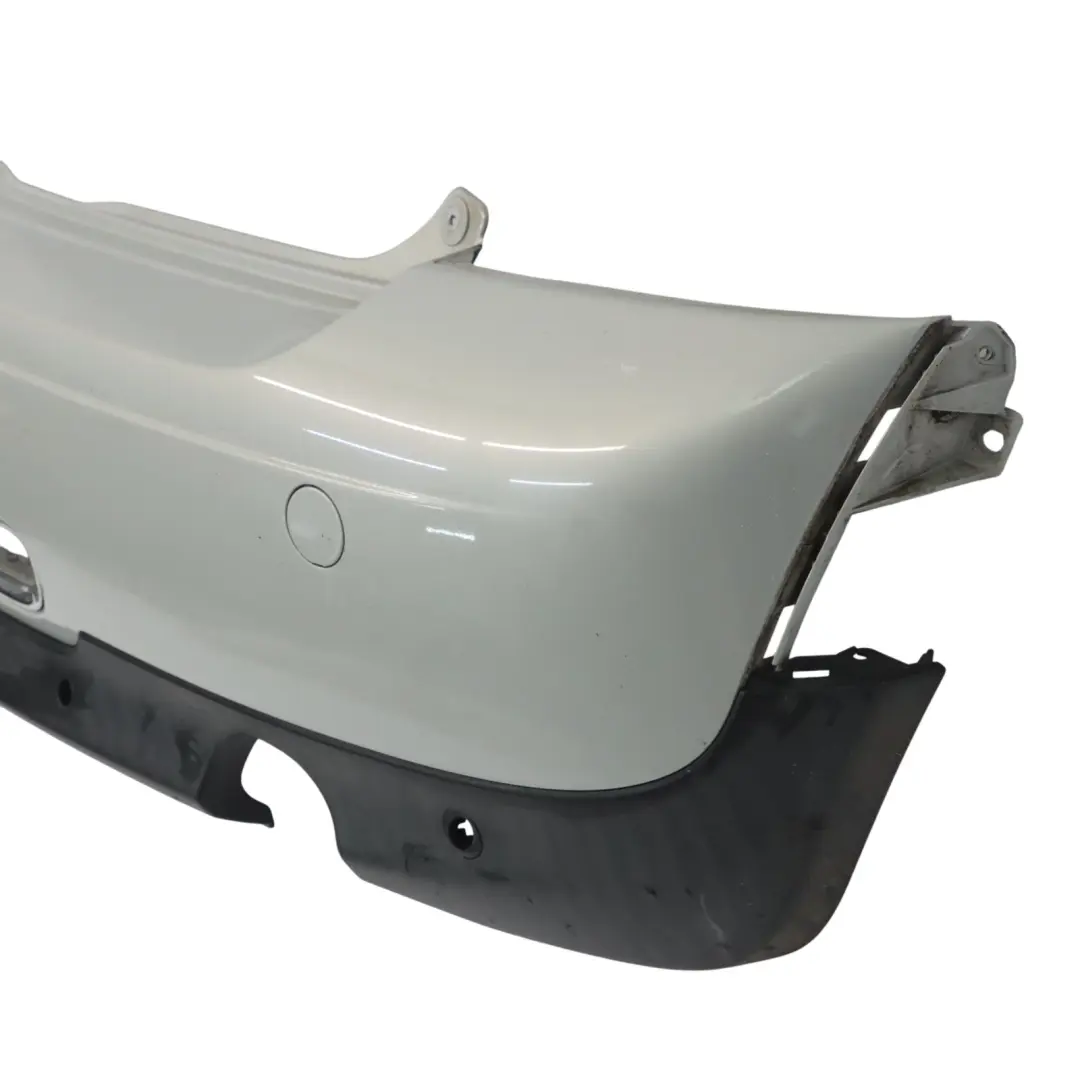 hintere Stoßstangenverkleidung White Silber Metallic - A62 für Mini R56 R57 LCI R58 mit Teilenummer 7264355 Mini R56 R57 LCI R58 hintere Stoßstangenverkleidung White Silber Metallic - A62 - SKU 7264355-WS - Teilenummer 7264355