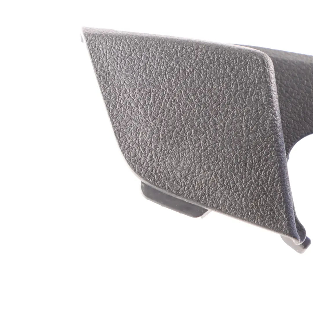 Coperchio Cintura Di Sicurezza Destra Nero 7263372 per BMW F20 F30 F31 con numero di parte 7275690 BMW F20 F30 F31 Coperchio Cintura Di Sicurezza Destra Nero 7263372 - SKU 7275690 - Numero di parte 7275690