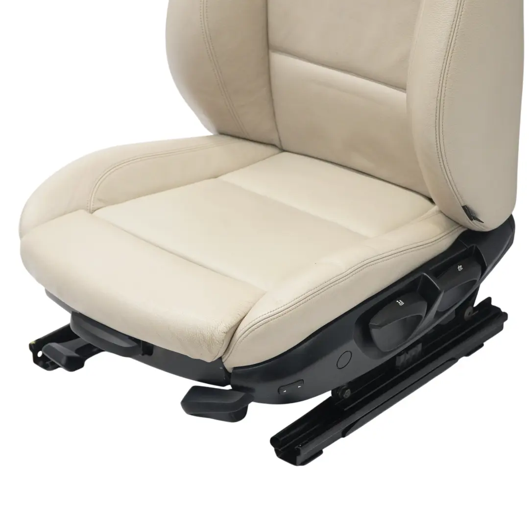 Siège sport avant gauche chauffant en cuir Boston Oyster pour BMW E88 Convertible à propos du numéro de pièce 7295023 BMW E88 Convertible Siège sport avant gauche chauffant en cuir Boston Oyster - SKU 7295023-1 - Numéro de pièce 7295023